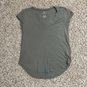 American Eagle soft favorite tee